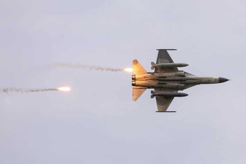 Taiwan scrambles jets as 18 Chinese planes buzz island