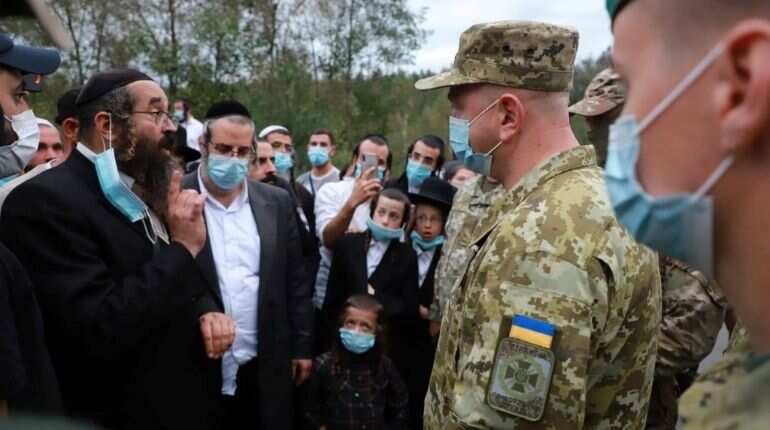 Hasidic Jewish pilgrims leave Belarus-Ukraine border over coronavirus ban