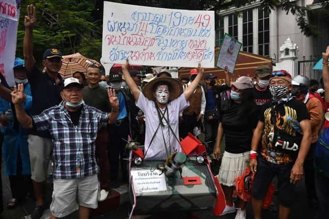 Thai protesters kick off weekend of rallies Thai protesters kick off weekend of rallies
