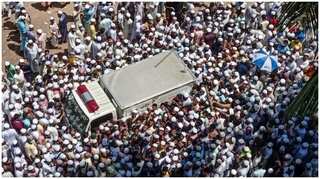 Bangladesh: Tens of thousands attend Allama Shah Ahmad Shafi's funeral