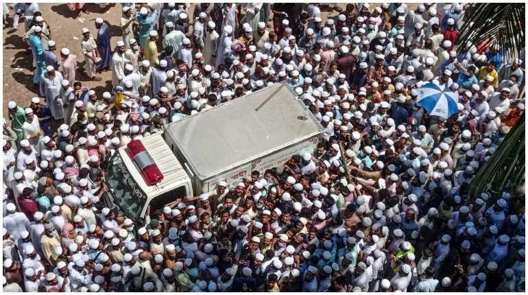 Bangladesh: Tens of thousands attend Allama Shah Ahmad Shafi's funeral