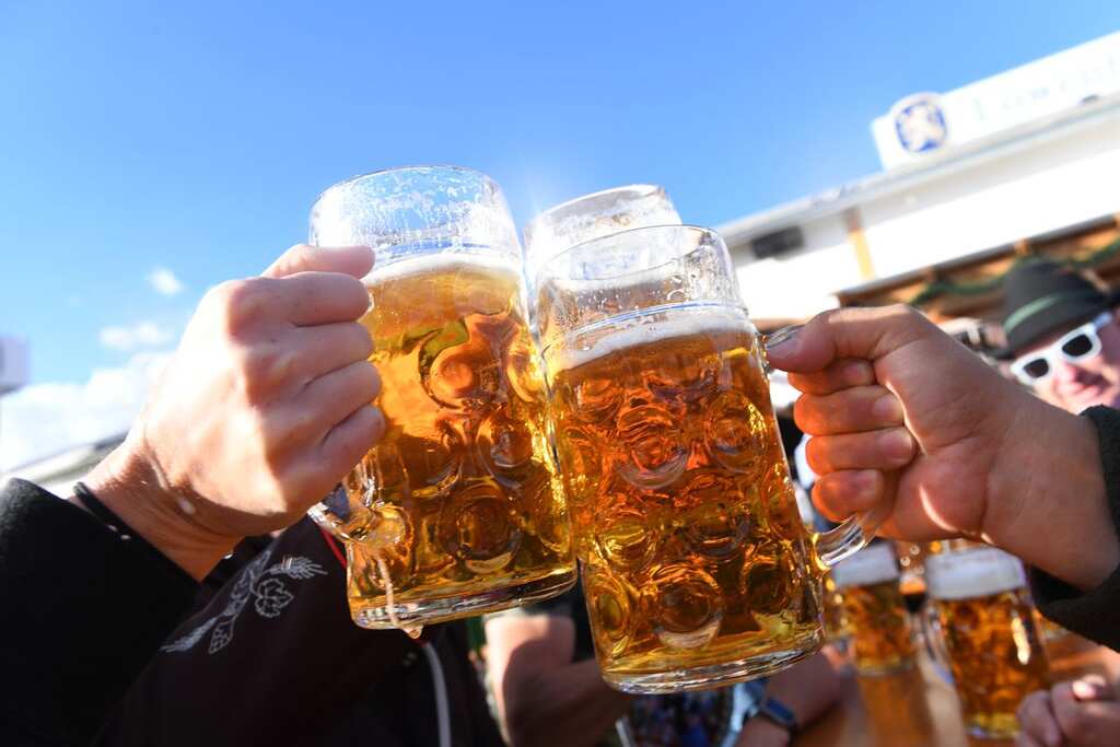 Scaled-down Oktoberfest goes ahead at Munich pubs under Coronavirus guidelines