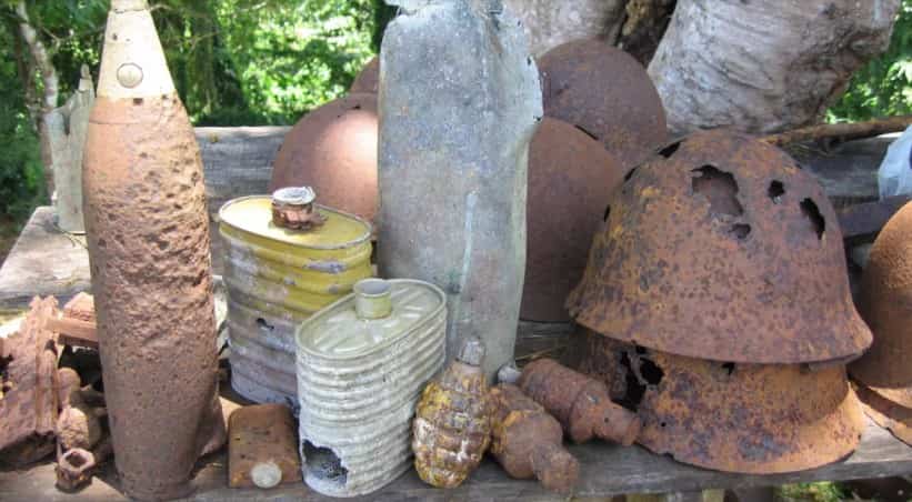 Briton, Australian killed clearing WWII bomb in Solomons Briton, Australian killed clearing WWII bomb in Solomons