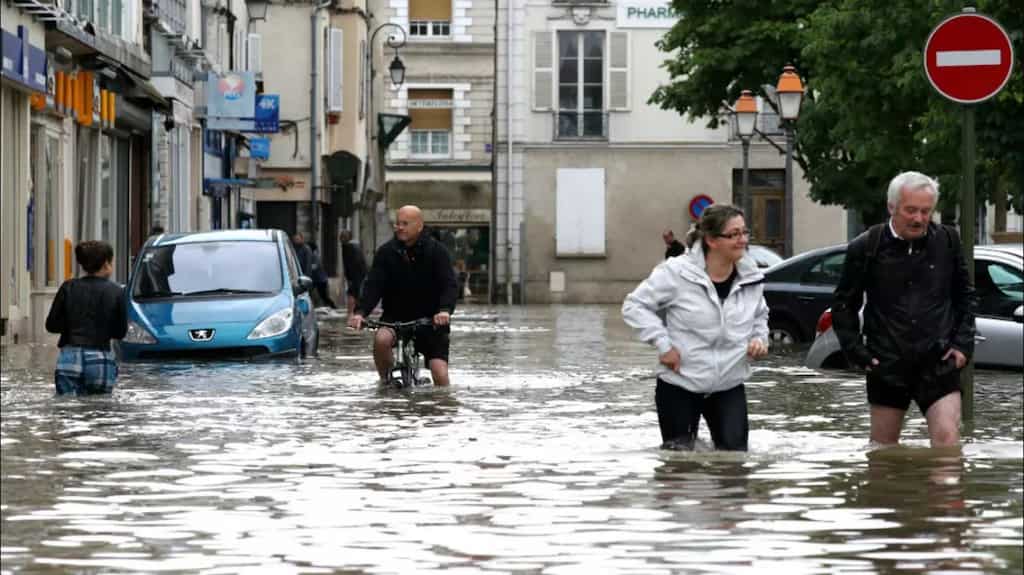Flash floods in the Southern region of France, red alert issued as torrential rain continues