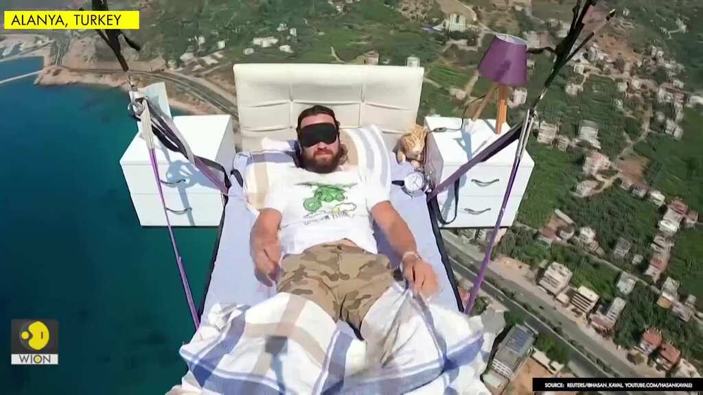 Air bed: When a Turkish paraglider takes a nap