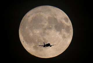 UK firm plans to turn moon rock into oxygen, building materials