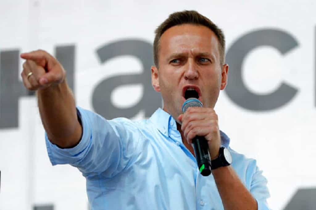 Kremlin critic Alexey Navalny discharged from hospital after 32 days