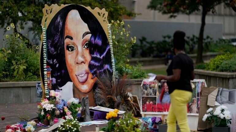 Kentucky grand jury indicts at least one of three officers in Breonna Taylor case