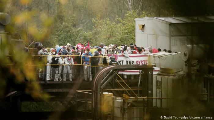 German protesters demand coal mine's closure: Several protesters detained