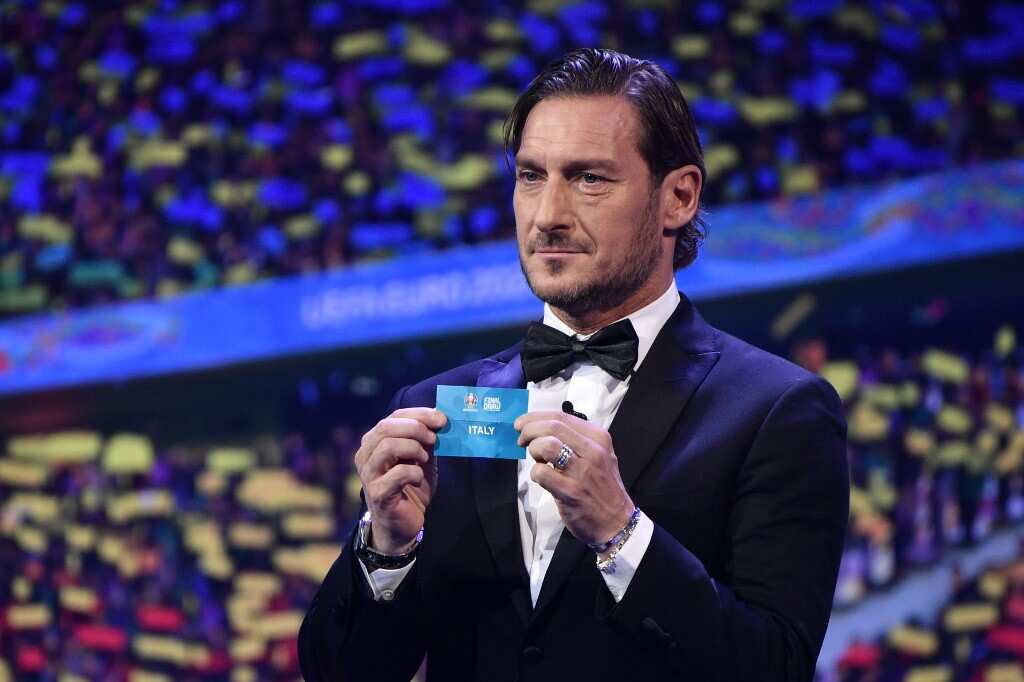 Roma legend Totti visits girl awakened from coma by his voice Roma legend Totti visits girl awakened from coma by his voice