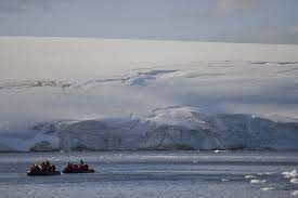 Antarctic Peninsula at warmest in decades, study says