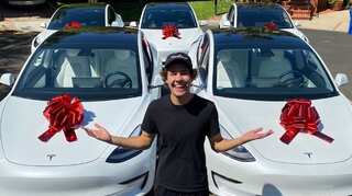 US election 2020: Youtuber helps register 100,000 American voters by Tesla giveaway