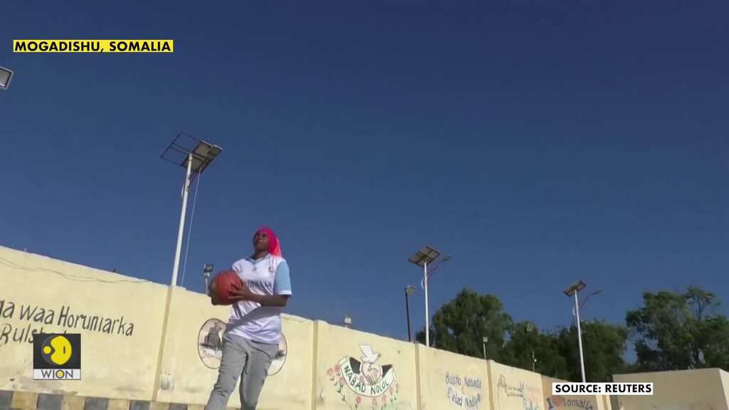 Women's basektball a surprise hit in Somali capital