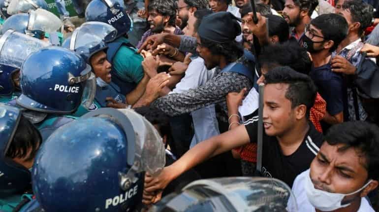 Hundreds protest, clash with police over gangrape in Bangladesh
