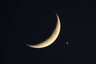 Pieces of Venus may be hiding on the moon, study says