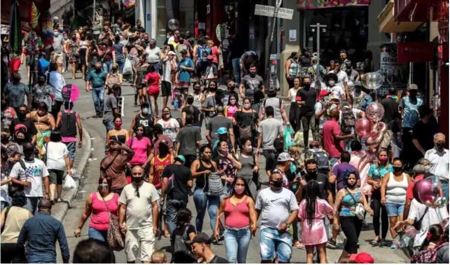 Brazil records nearly 150,000 deaths: Brazilians flocks crowded beach, bars