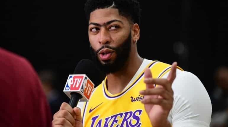 Los Angeles Lakers forward Davis cleared for full-contact practice