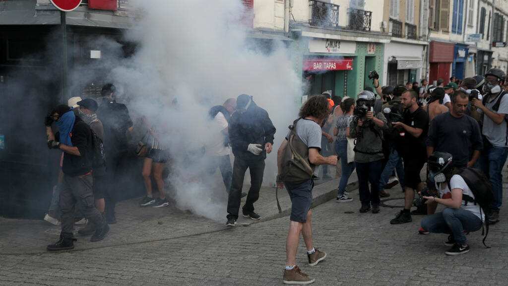 Tear gas used, 28 arrested in protests in US Tear gas used, 28 arrested in protests in US