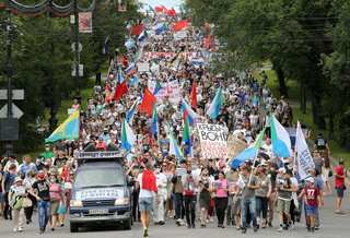 Police crack down on marathon anti-Kremlin protest in Russia's Far East