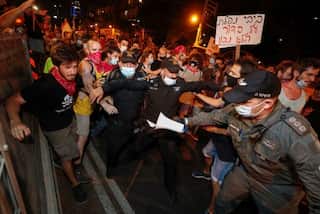 Anti-Netanyahu protests erupt in Israel amid coronavirus restrictions