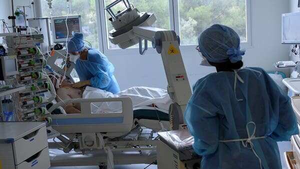More than half of French nurses approaching burn-out, survey says
