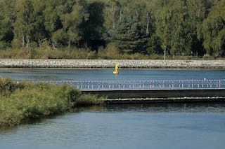 Polish divers to begin operation to defuse WWII 'earthquake bomb'