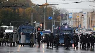 Belarus: Government permits use of combat weapons against protesters