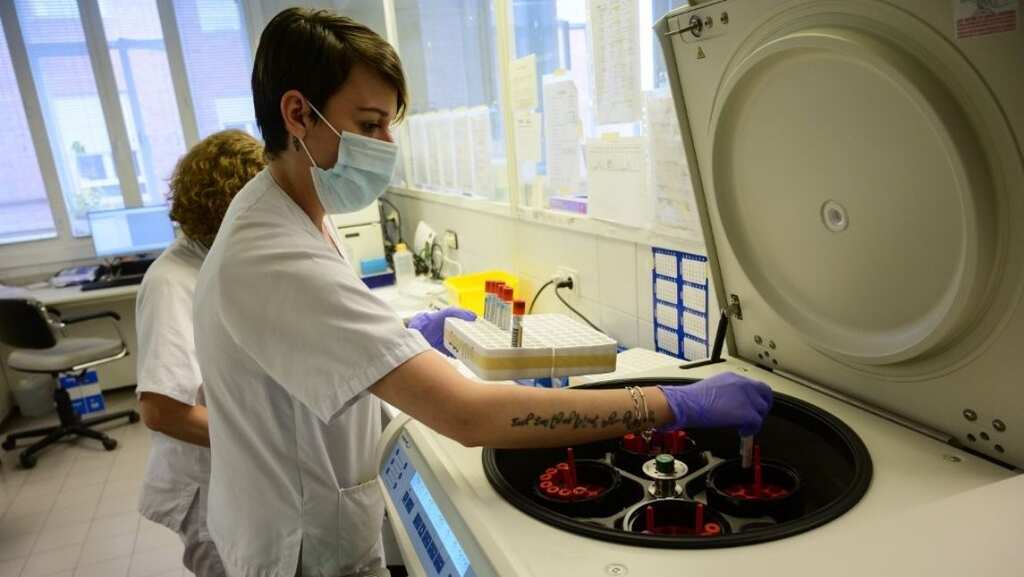 Spain to provide tax-free coronavirus vaccines and tests until 2022 end 