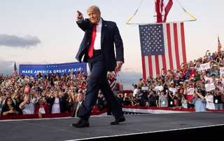 'Give you a big fat kiss': Donald Trump 'dances' at Florida rally post-virus treatment