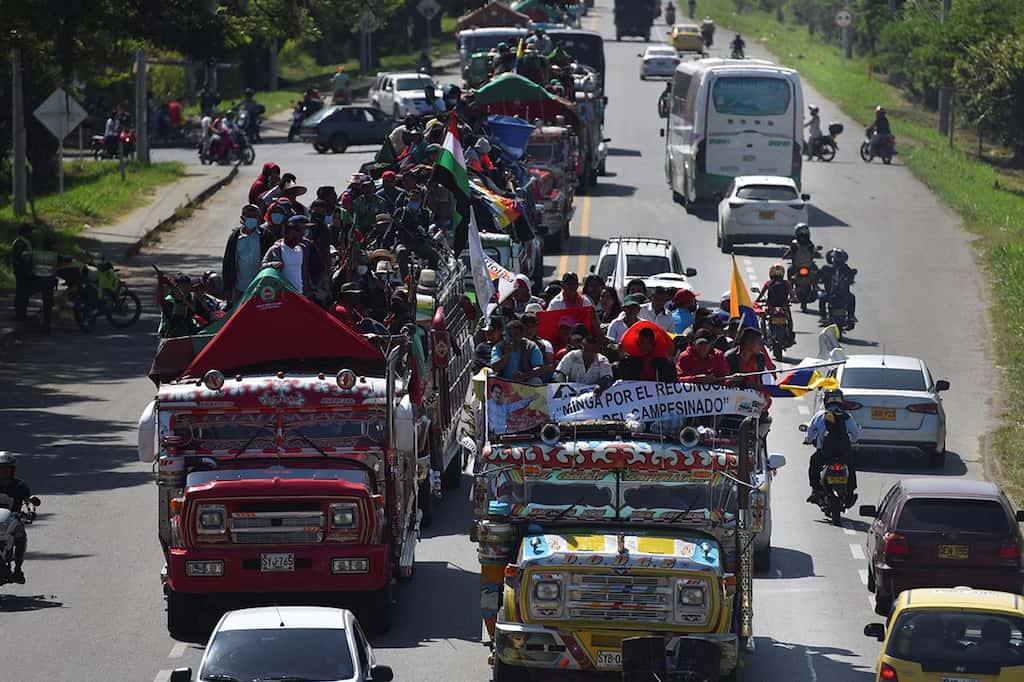 Thousands demonstrated in South-Western Columbia to end Colombian violence