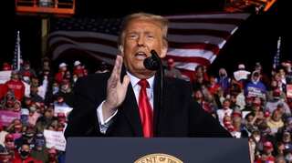 US election 2020: With 20 days to go, Trump offers kisses to his supporters at Florida rally