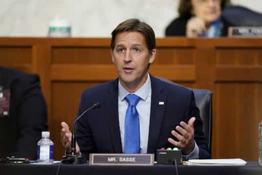 Slamming Trump, GOP Senator warns of a ‘Republican bloodbath’ Slamming Trump, GOP Senator warns of a ‘Republican bloodbath’