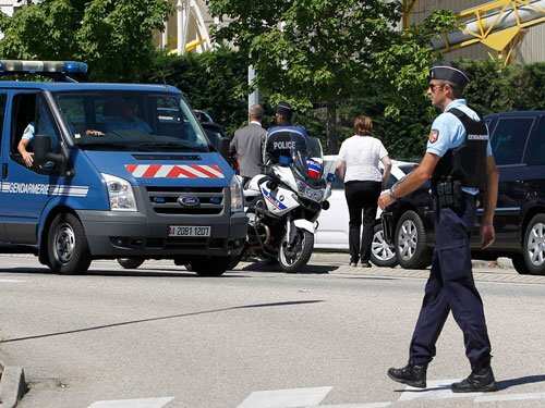 Teacher who showed Mohammed caricatures in class decapitated near Paris; probe underway