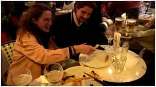 Last wine and dine for Parisians as COVID-19 curfew kicks in