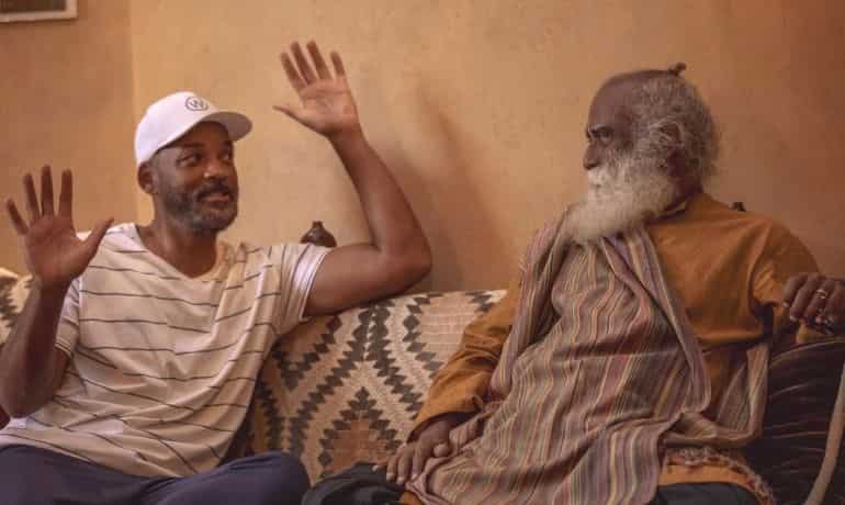 Watch Will Smith and family welcome Sadhguru to their residence Watch Will Smith and family welcome Sadhguru to their residence