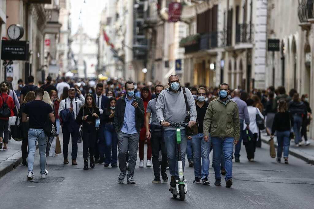 World Business Watch: Italy approves new stimulus package in its 2021 budget