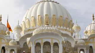 Pakistan invites Indian Sikhs for Guru Nanak's 551st birth anniversary