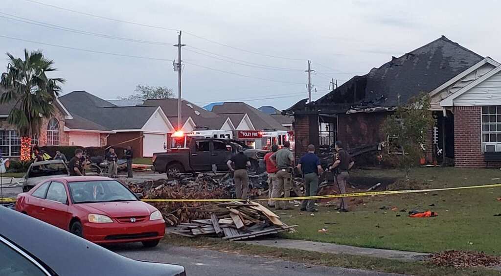 Small aircraft crashes into Mississippi home; 4 fatalities reported