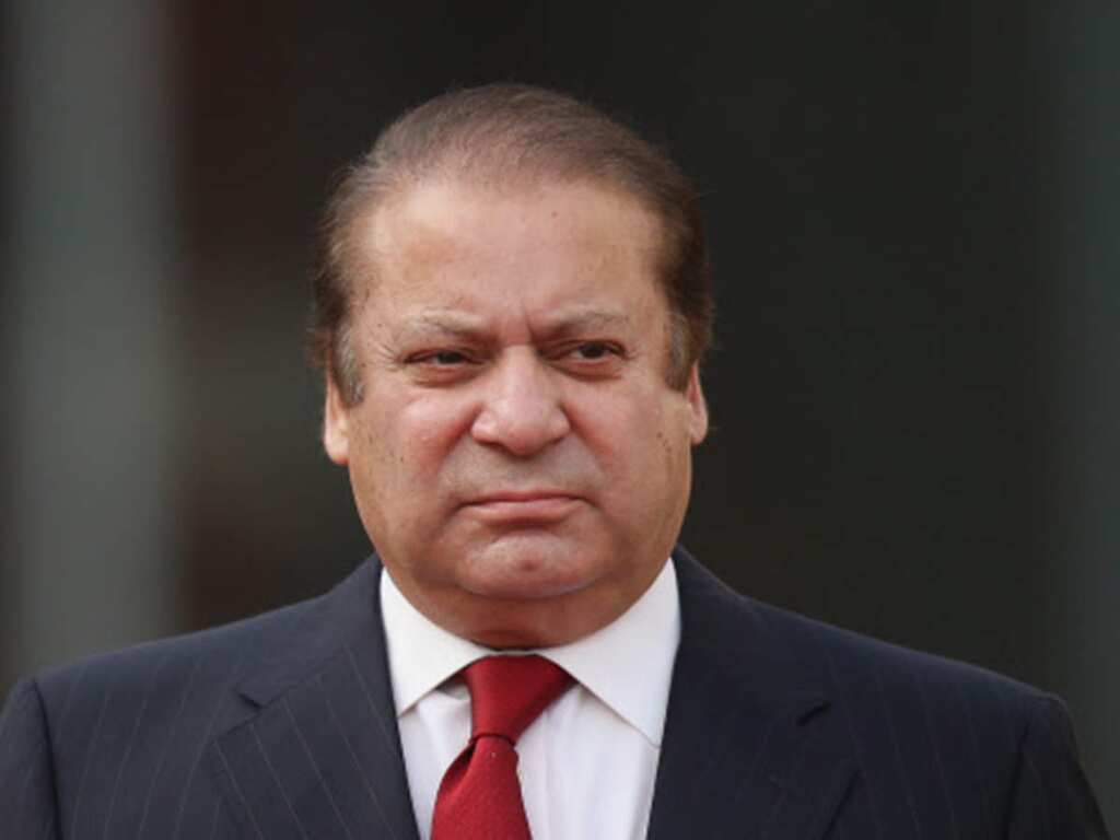 Nawaz Sharif says in Quetta rally, "no fight with Imran, but no one will save him"
