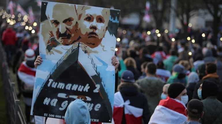 Belarus protests going strong: Forces fire tear gas, beat demonstrators in Minsk Belarus protests going strong: Forces fire tear gas, beat demonstrators in Minsk