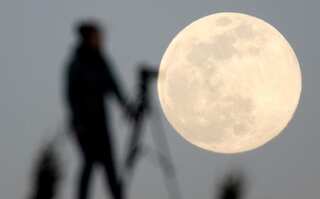 NASA discovers water on sunlit surface of the Moon