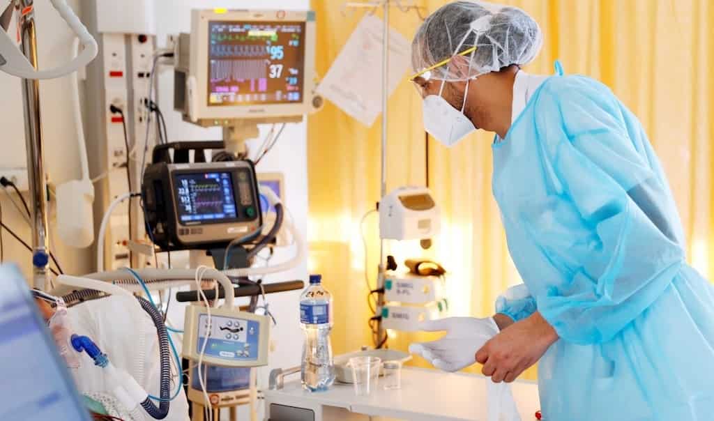 United States coronavirus hospitalisations hit eight-month high over 100,000