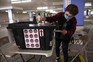 US presidential elections headed for a tight finish: Polls