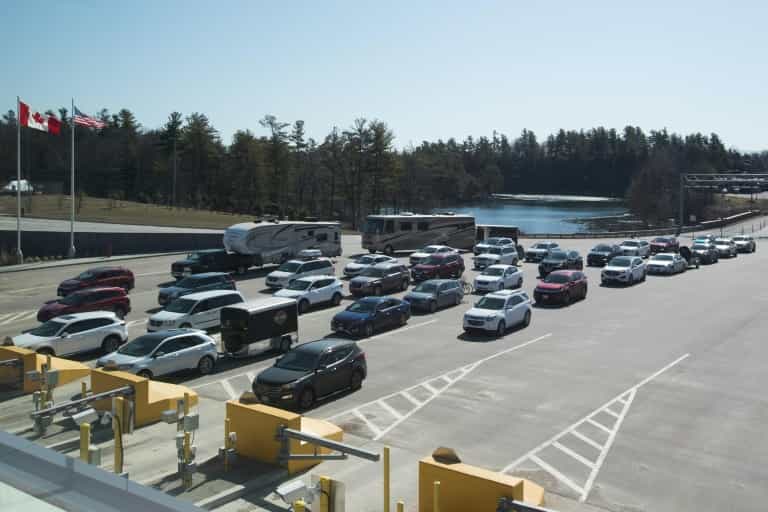 Canada extends international travellers ban Canada extends international travellers ban