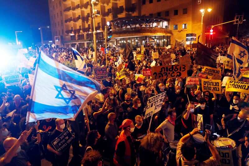 Thousands protest in Jerusalem against PM Netanyahu