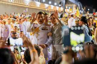 Thai king addresses protesters in rare public comments, says still loves them