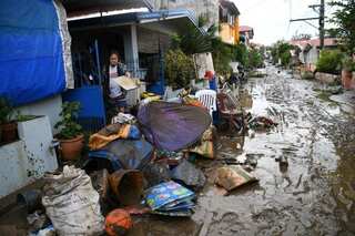 Typhoon Goni batters Philippines, leaves 16 dead