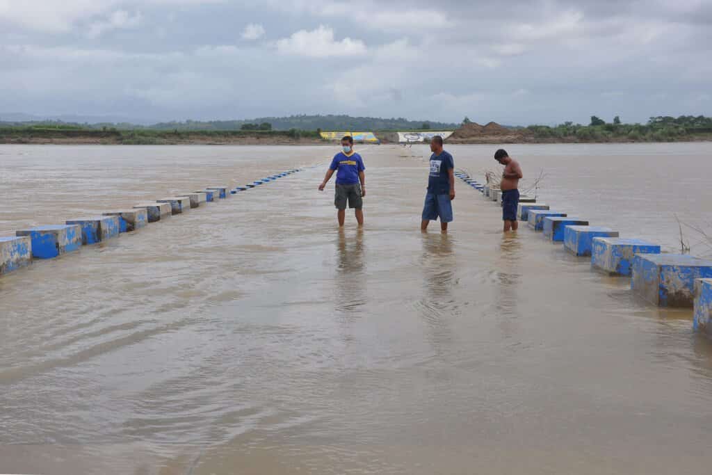 Super typhoon slams philippines | Typhoon Goni is this year's strongest storm so far
