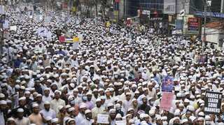 Bangladesh: 50,000 people participate in anti-France rally