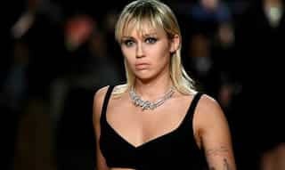Miley Cyrus breaks down while singing 'Wrecking ball' at Super Bowl